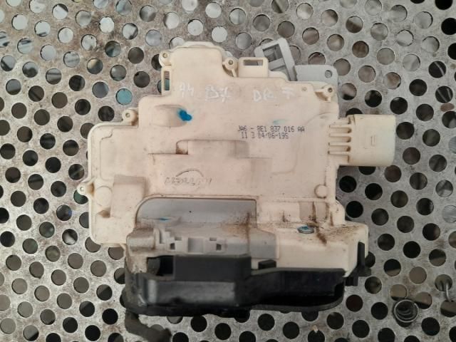 bontott AUDI A4 B7 Jobb első Zsanér