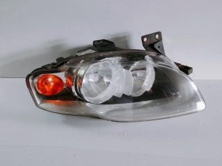 bontott AUDI A4 B7 Jobb Fényszóró
