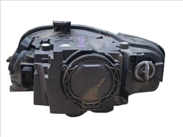 bontott AUDI A4 B7 Jobb Fényszóró