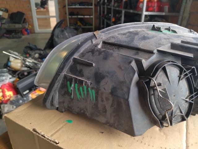 bontott AUDI A4 B7 Jobb Fényszóró