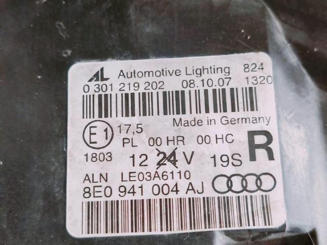 bontott AUDI A4 B7 Jobb Fényszóró