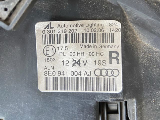 bontott AUDI A4 B7 Jobb Fényszóró