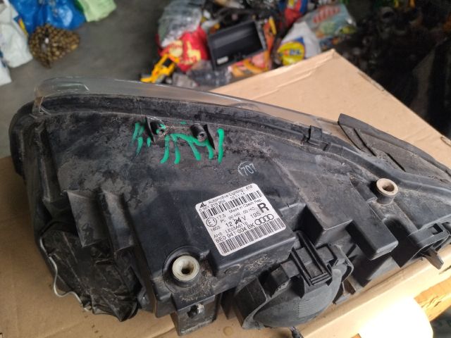 bontott AUDI A4 B7 Jobb Fényszóró