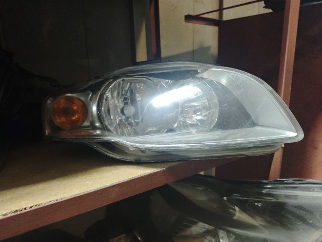 bontott AUDI A4 B7 Jobb Fényszóró