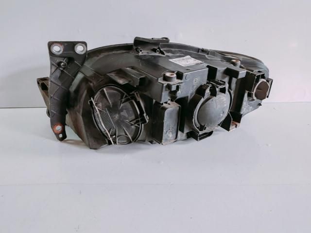 bontott AUDI A4 B7 Jobb Fényszóró