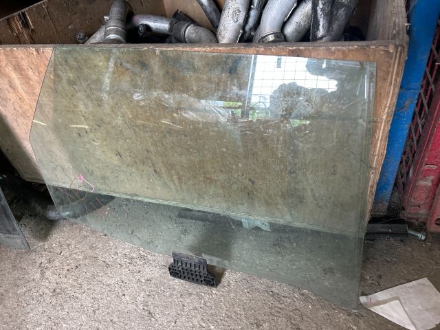 bontott AUDI A4 B7 Jobb hátsó Ablak