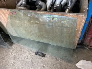 bontott AUDI A4 B7 Jobb hátsó Ablak