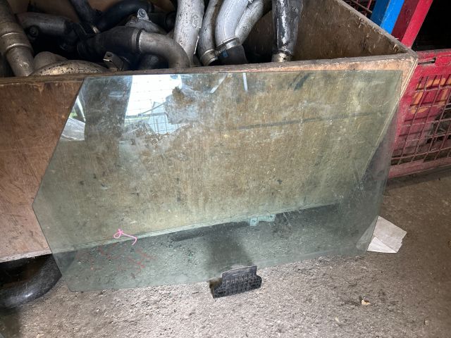 bontott AUDI A4 B7 Jobb hátsó Ablak