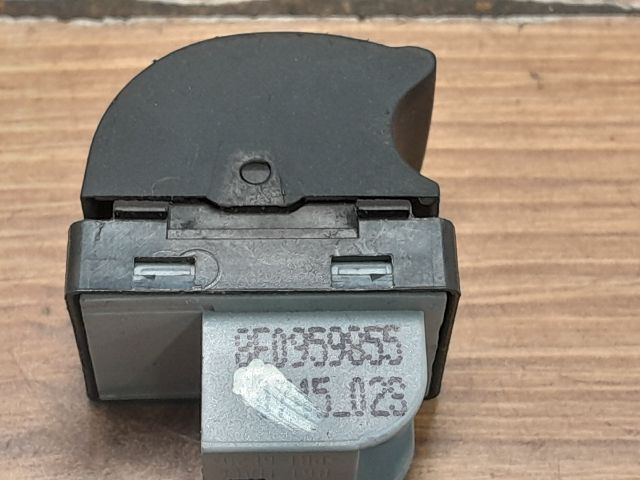 bontott AUDI A4 B7 Jobb hátsó Ablakemelő Kapcsoló