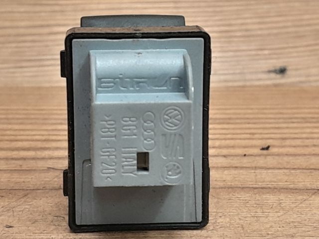 bontott AUDI A4 B7 Jobb hátsó Ablakemelő Kapcsoló