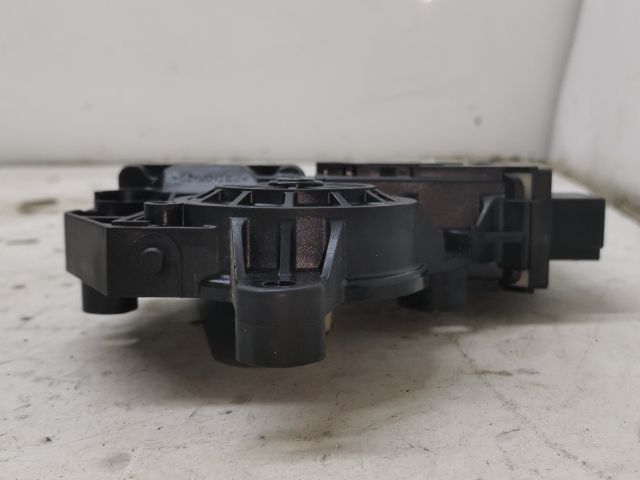 bontott AUDI A4 B7 Jobb hátsó Ablakemelő Motor