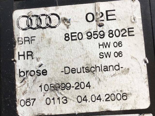 bontott AUDI A4 B7 Jobb hátsó Ablakemelő Motor