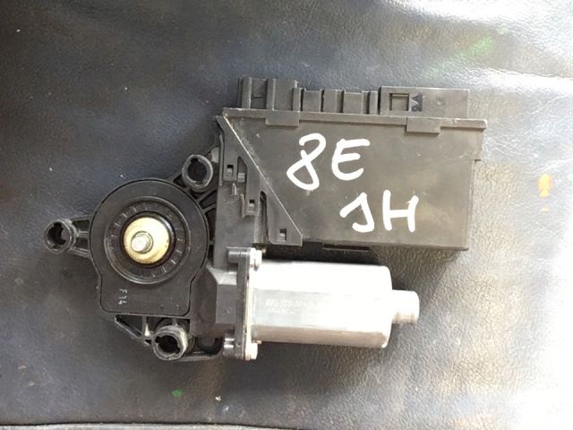 bontott AUDI A4 B7 Jobb hátsó Ablakemelő Motor