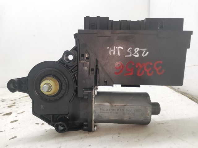 bontott AUDI A4 B7 Jobb hátsó Ablakemelő Motor