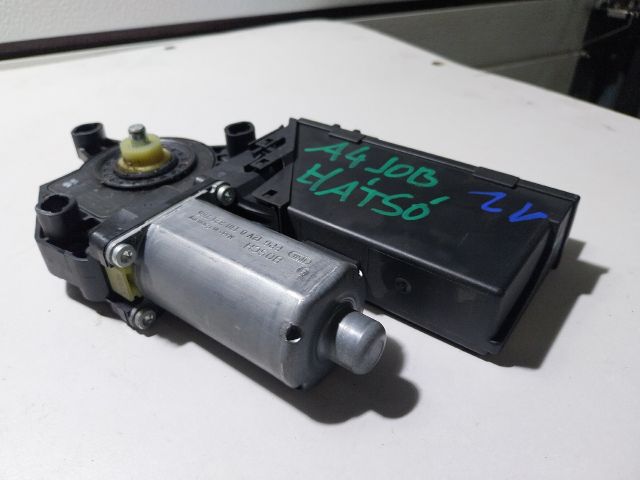 bontott AUDI A4 B7 Jobb hátsó Ablakemelő Motor