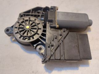 bontott AUDI A4 B7 Jobb hátsó Ablakemelő Motor