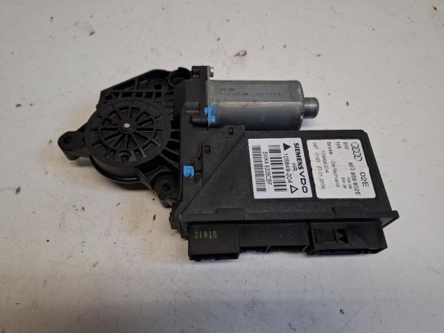 bontott AUDI A4 B7 Jobb hátsó Ablakemelő Motor