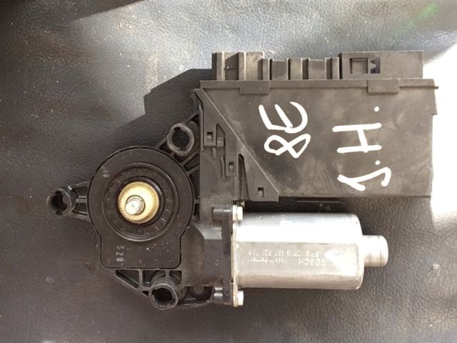 bontott AUDI A4 B7 Jobb hátsó Ablakemelő Motor