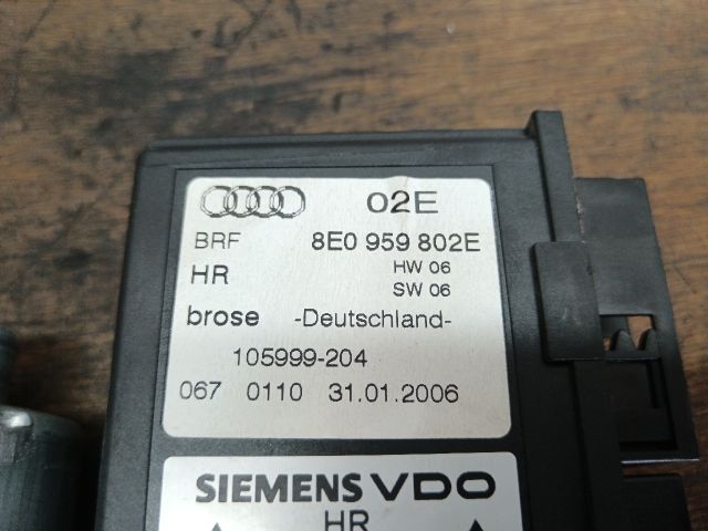 bontott AUDI A4 B7 Jobb hátsó Ablakemelő Motor