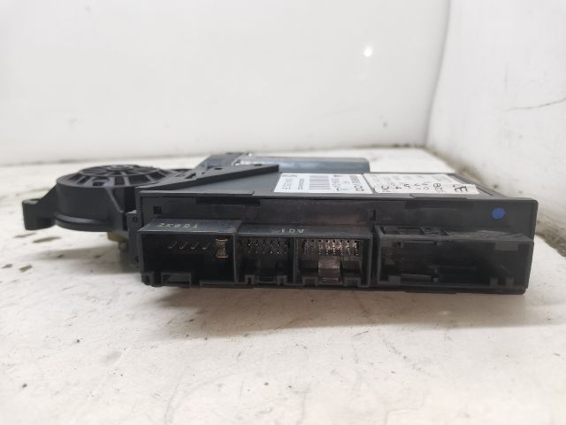 bontott AUDI A4 B7 Jobb hátsó Ablakemelő Motor