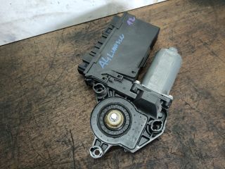 bontott AUDI A4 B7 Jobb hátsó Ablakemelő Motor