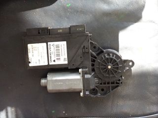 bontott AUDI A4 B7 Jobb hátsó Ablakemelő Motor
