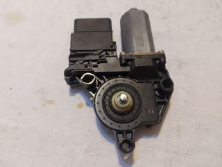 bontott AUDI A4 B7 Jobb hátsó Ablakemelő Motor