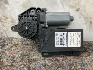 bontott AUDI A4 B7 Jobb hátsó Ablakemelő Motor
