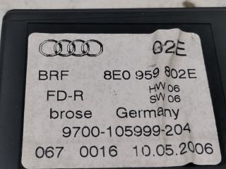 bontott AUDI A4 B7 Jobb hátsó Ablakemelő Motor