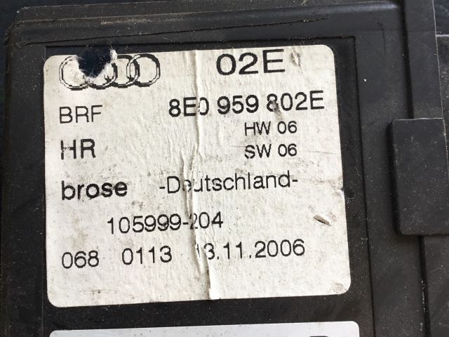 bontott AUDI A4 B7 Jobb hátsó Ablakemelő Motor