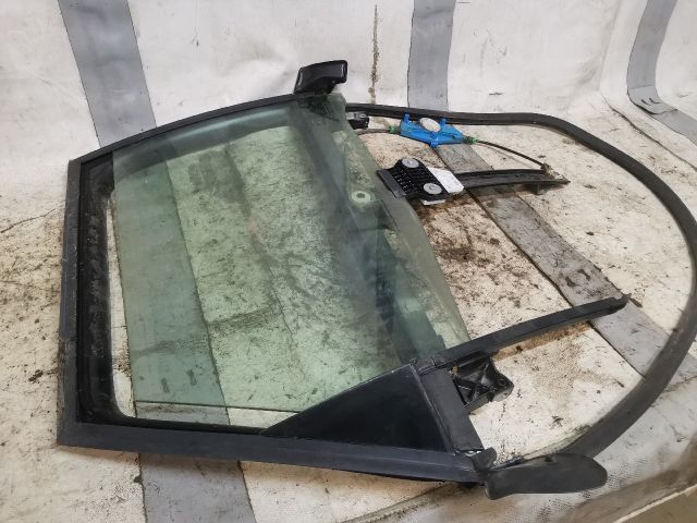 bontott AUDI A4 B7 Jobb hátsó Ablakemelő Szerkezet (Elektromos)