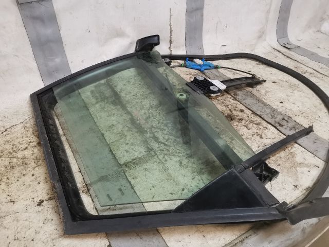 bontott AUDI A4 B7 Jobb hátsó Ablakemelő Szerkezet (Elektromos)