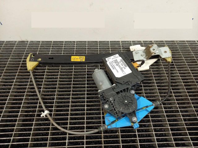 bontott AUDI A4 B7 Jobb hátsó Ablakemelő Szerkezet (Elektromos)