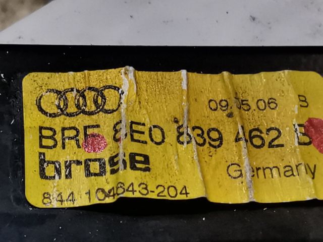 bontott AUDI A4 B7 Jobb hátsó Ablakemelő Szerkezet (Elektromos)