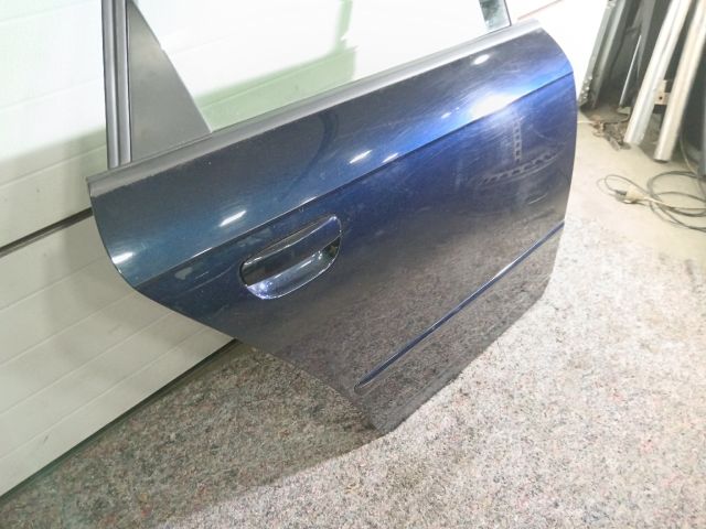 bontott AUDI A4 B7 Jobb hátsó Ajtó (Részeivel)
