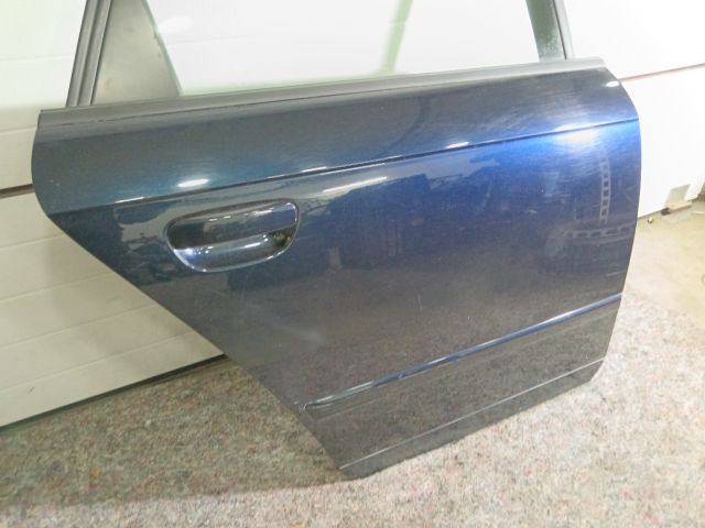 bontott AUDI A4 B7 Jobb hátsó Ajtó (Részeivel)