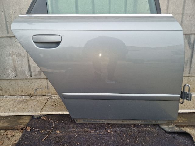 bontott AUDI A4 B7 Jobb hátsó Ajtó (Részeivel)