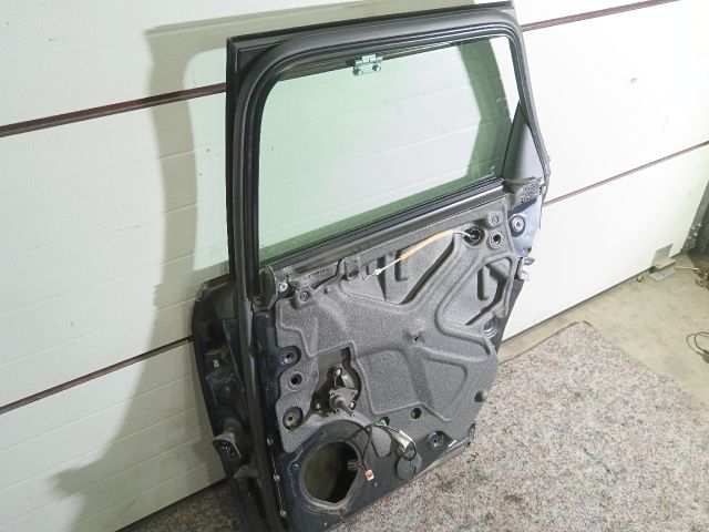 bontott AUDI A4 B7 Jobb hátsó Ajtó (Részeivel)