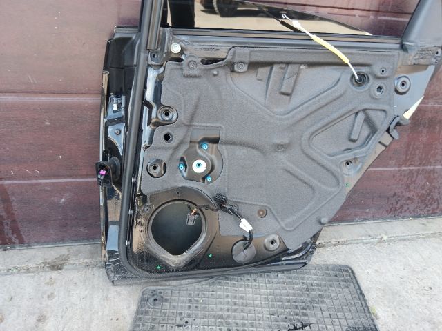 bontott AUDI A4 B7 Jobb hátsó Ajtó (Részeivel)