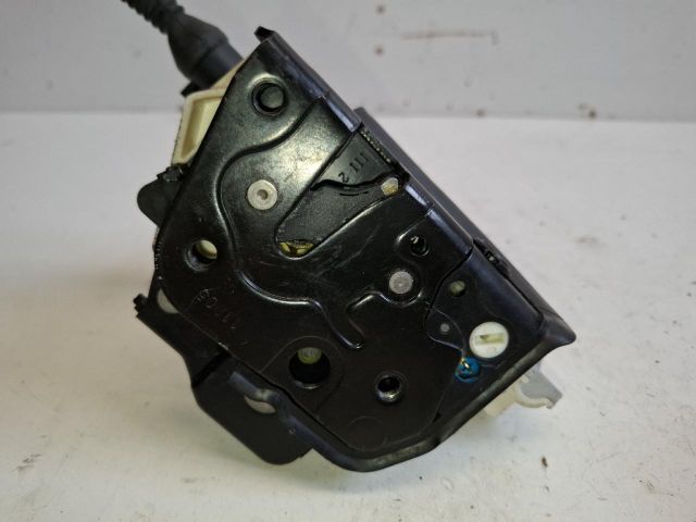 bontott AUDI A4 B7 Jobb hátsó Ajtózár