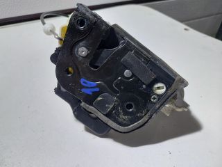 bontott AUDI A4 B7 Jobb hátsó Ajtózár