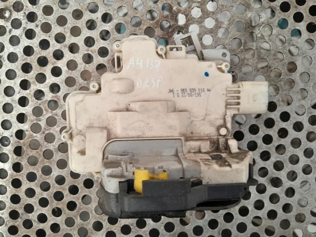 bontott AUDI A4 B7 Jobb hátsó Ajtózár