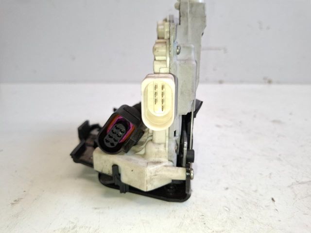 bontott AUDI A4 B7 Jobb hátsó Ajtózár