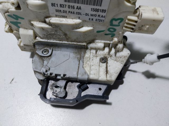 bontott AUDI A4 B7 Jobb hátsó Ajtózár