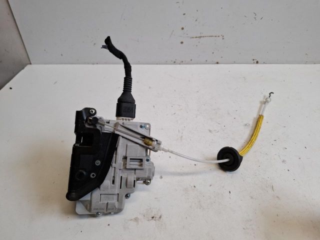 bontott AUDI A4 B7 Jobb hátsó Ajtózár