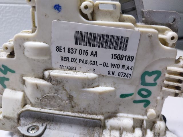 bontott AUDI A4 B7 Jobb hátsó Ajtózár