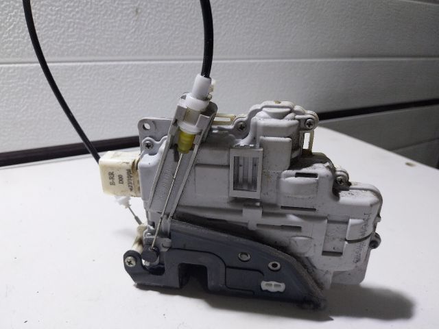 bontott AUDI A4 B7 Jobb hátsó Ajtózár