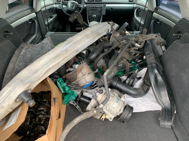 bontott AUDI A4 B7 Jobb hátsó Csonkállvány Kerékaggyal