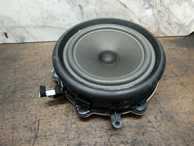 bontott AUDI A4 B7 Jobb hátsó Hangszóró