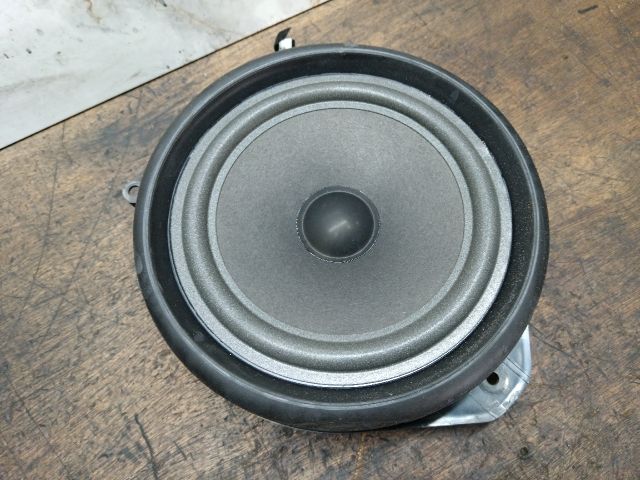 bontott AUDI A4 B7 Jobb hátsó Hangszóró